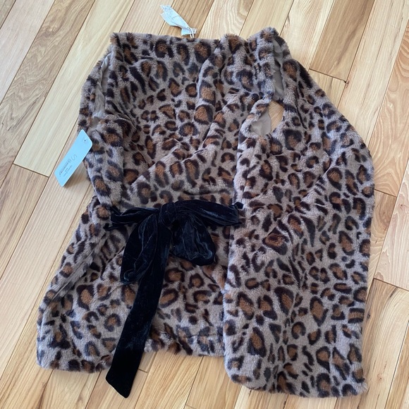 Hem & Thread Leopard Vest - Picture 3 of 5